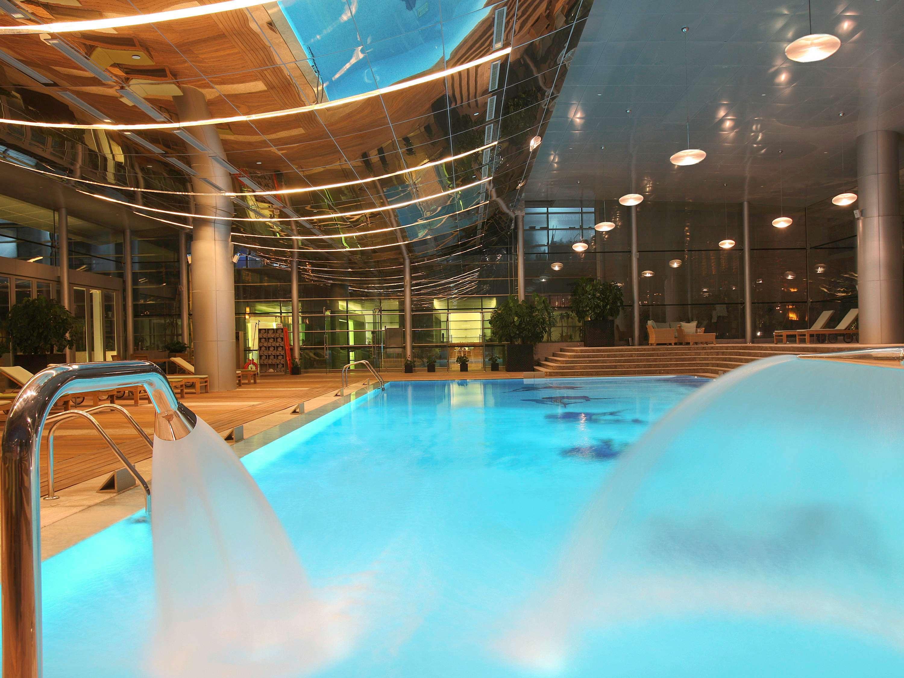 La Cigale Hotel Managed By Accor Doha Dış mekan fotoğraf The swimming pool