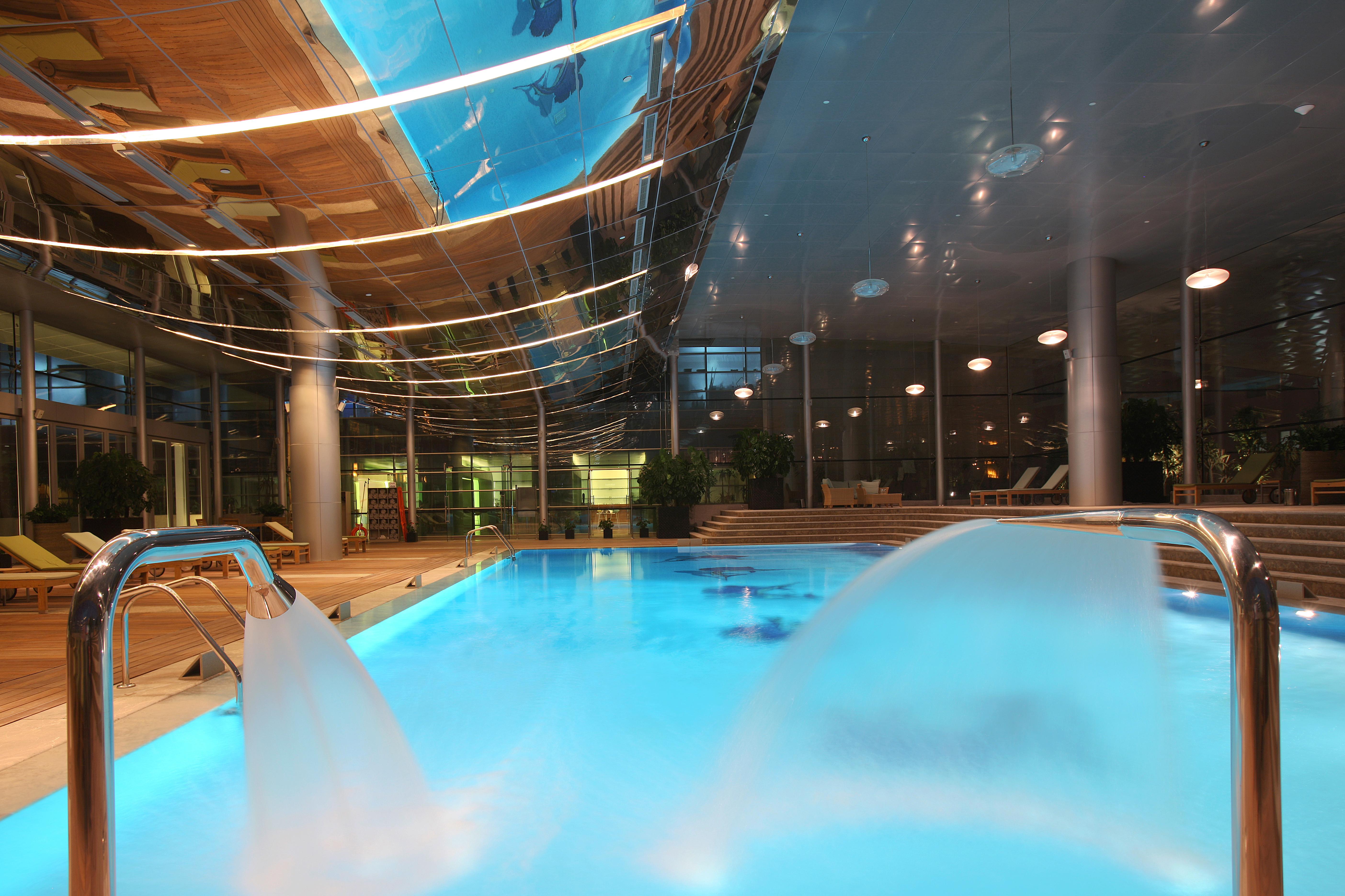 La Cigale Hotel Managed By Accor Doha Konforlar fotoğraf The swimming pool